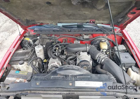 2000 Chevrolet S-10 Ls from USA, damaged, VIN 1GCDT14W1YK100119